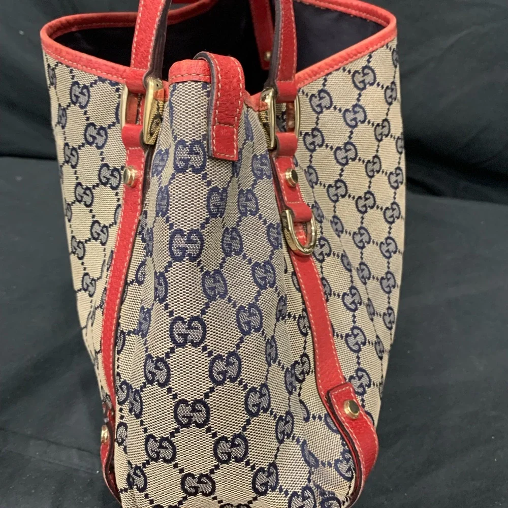 Gucci Red and Brown Shoulder Bag with Monogram Canvas - Picture 3 of 7